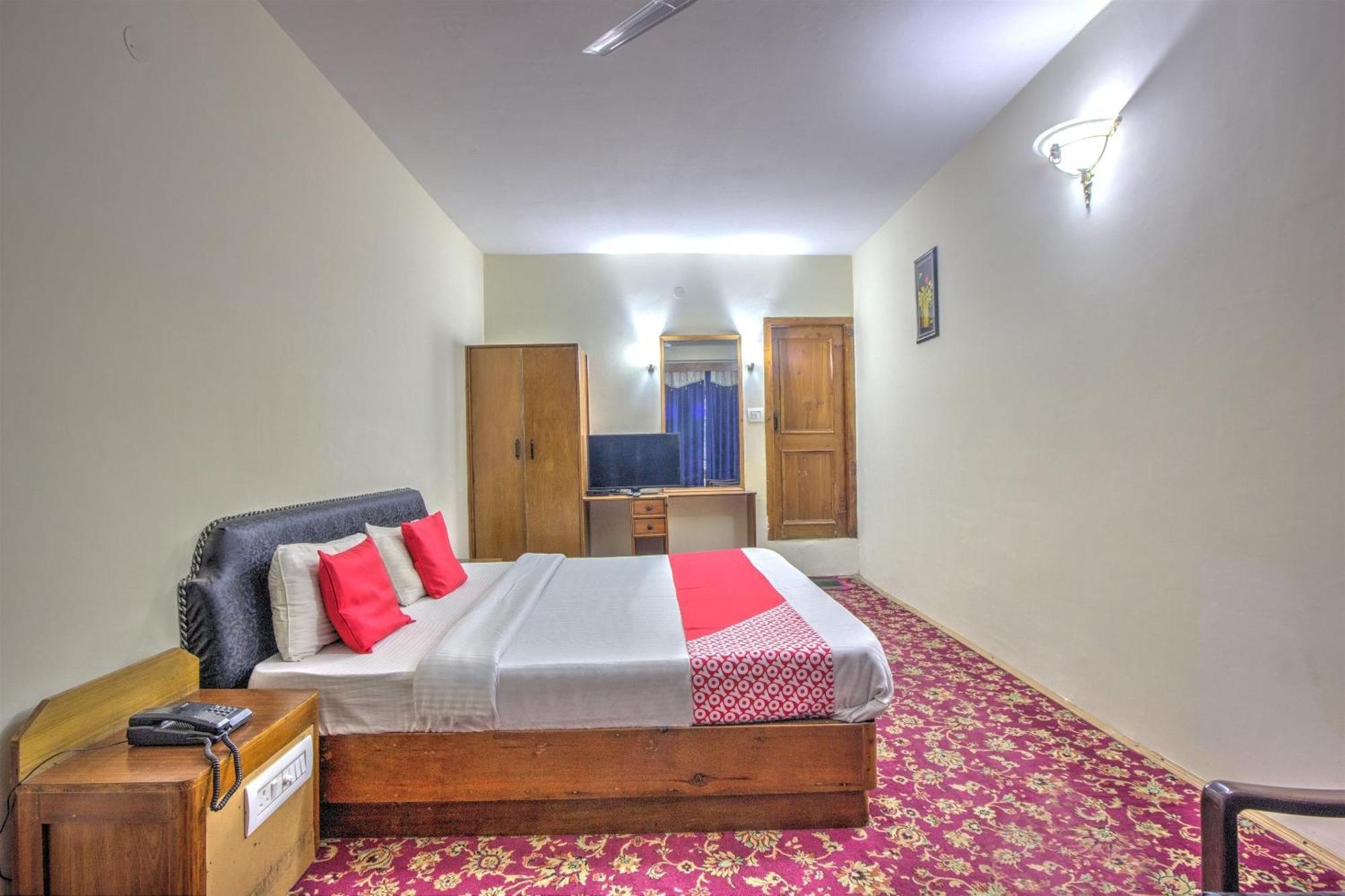 Hotel Capital O Shishamaati Kulu Exteriér fotografie