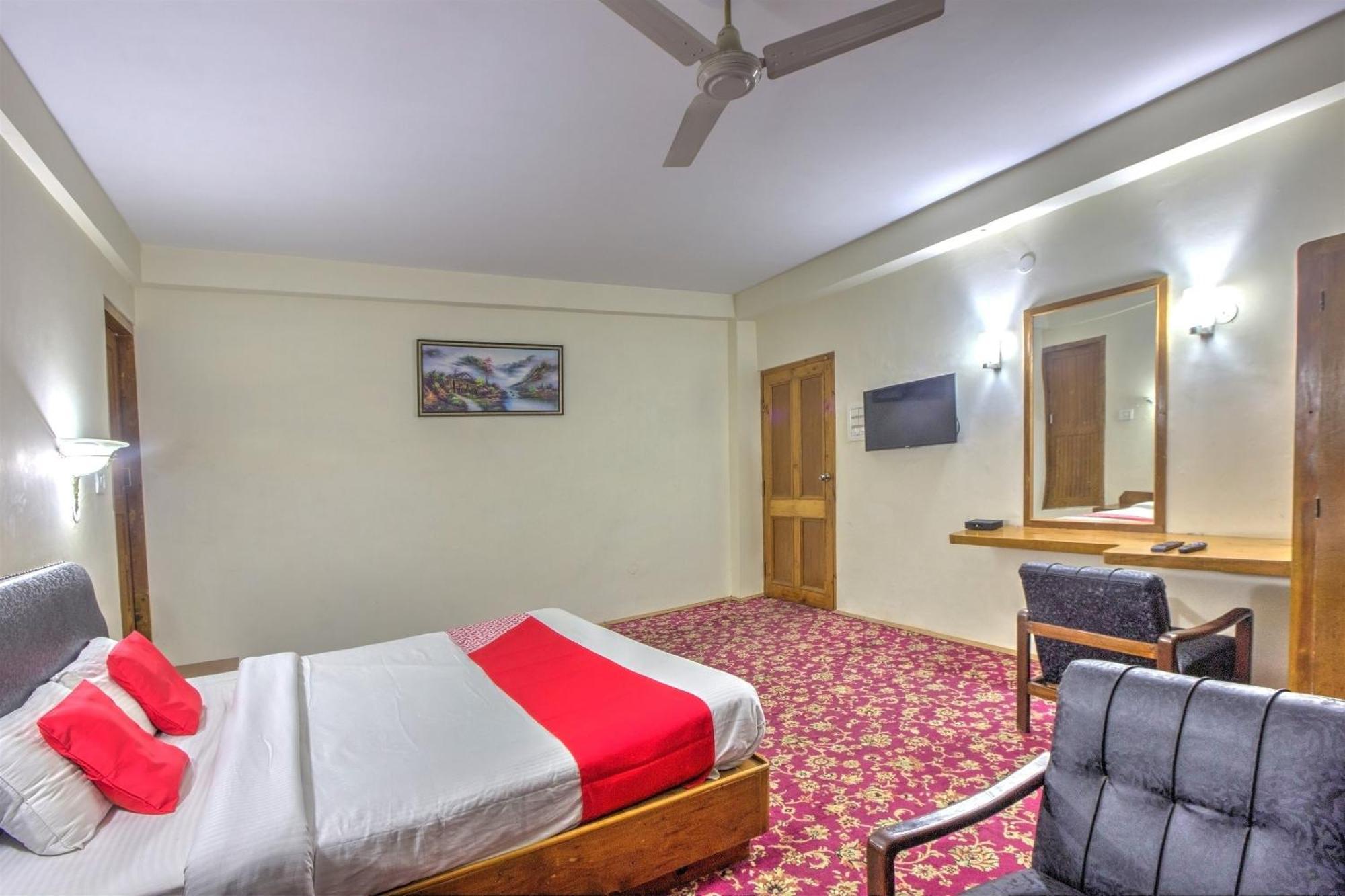 Hotel Capital O Shishamaati Kulu Exteriér fotografie